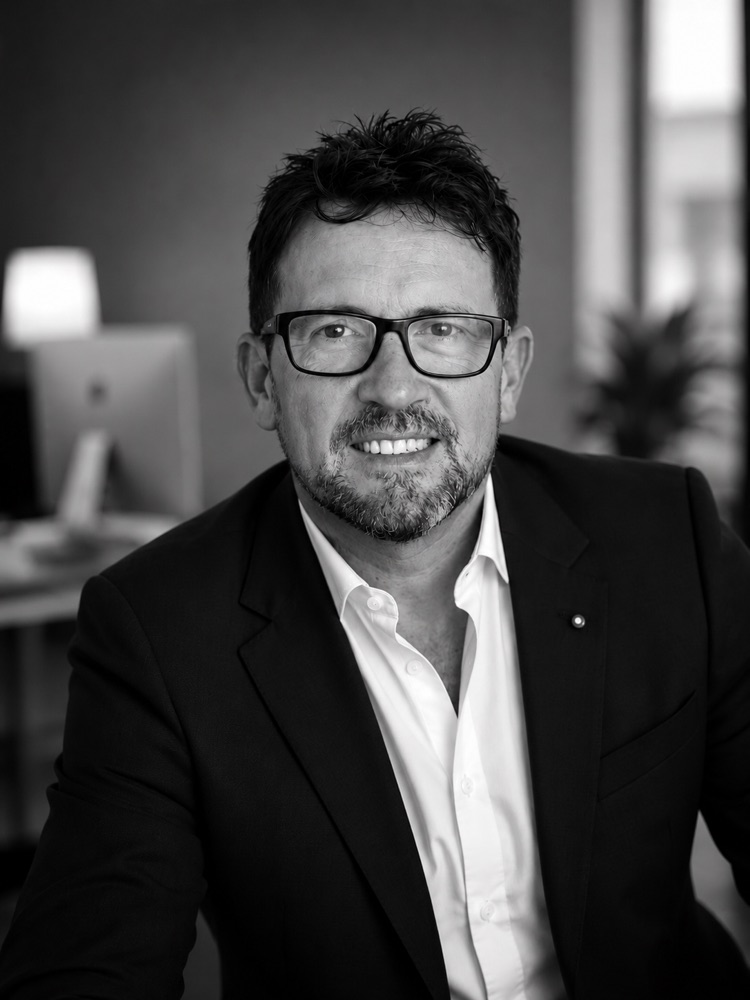 Martín Iglesias — retrato en blanco y negro, CEO y cofundador de Oria Toscana