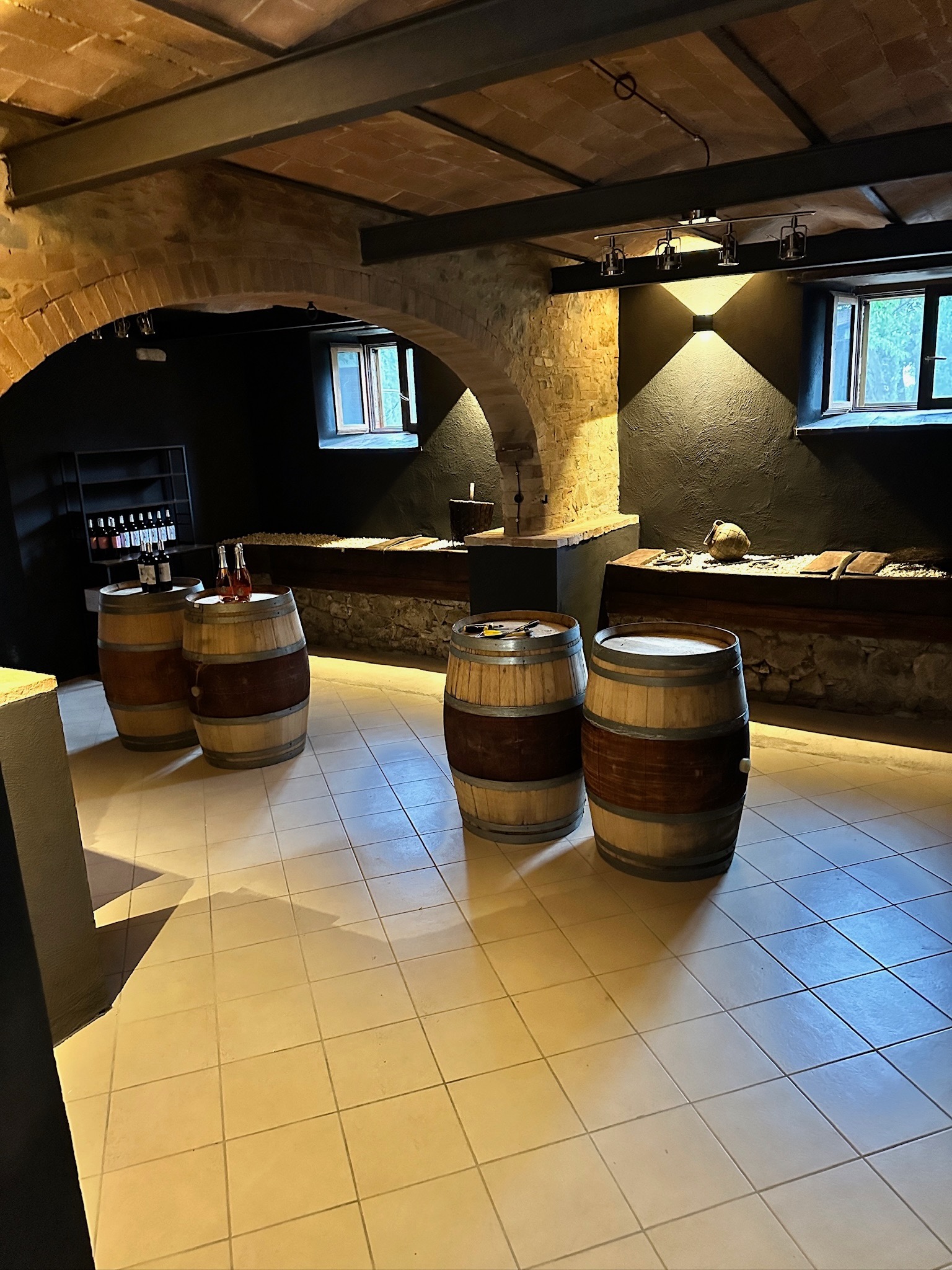 Suite La Bodega — sótanos de piedra del monasterio, Agriturismo Oria