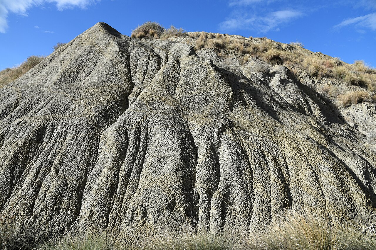 Calanchi italianos: relieve erosionado de marga arcillosa, equivalente paisajístico del alberese